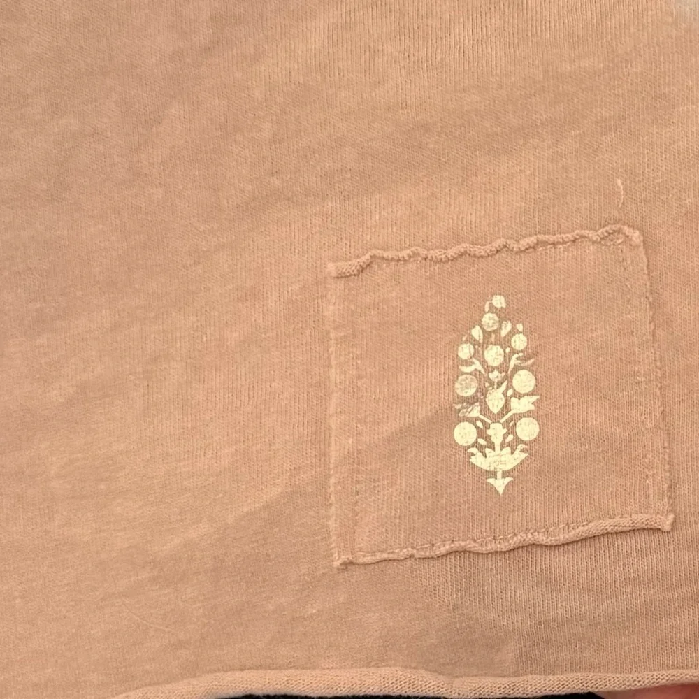 New Women’s Free People Inspire Logo Crop Tee - Oyster Combo Size Medium - Picture 8 of 9